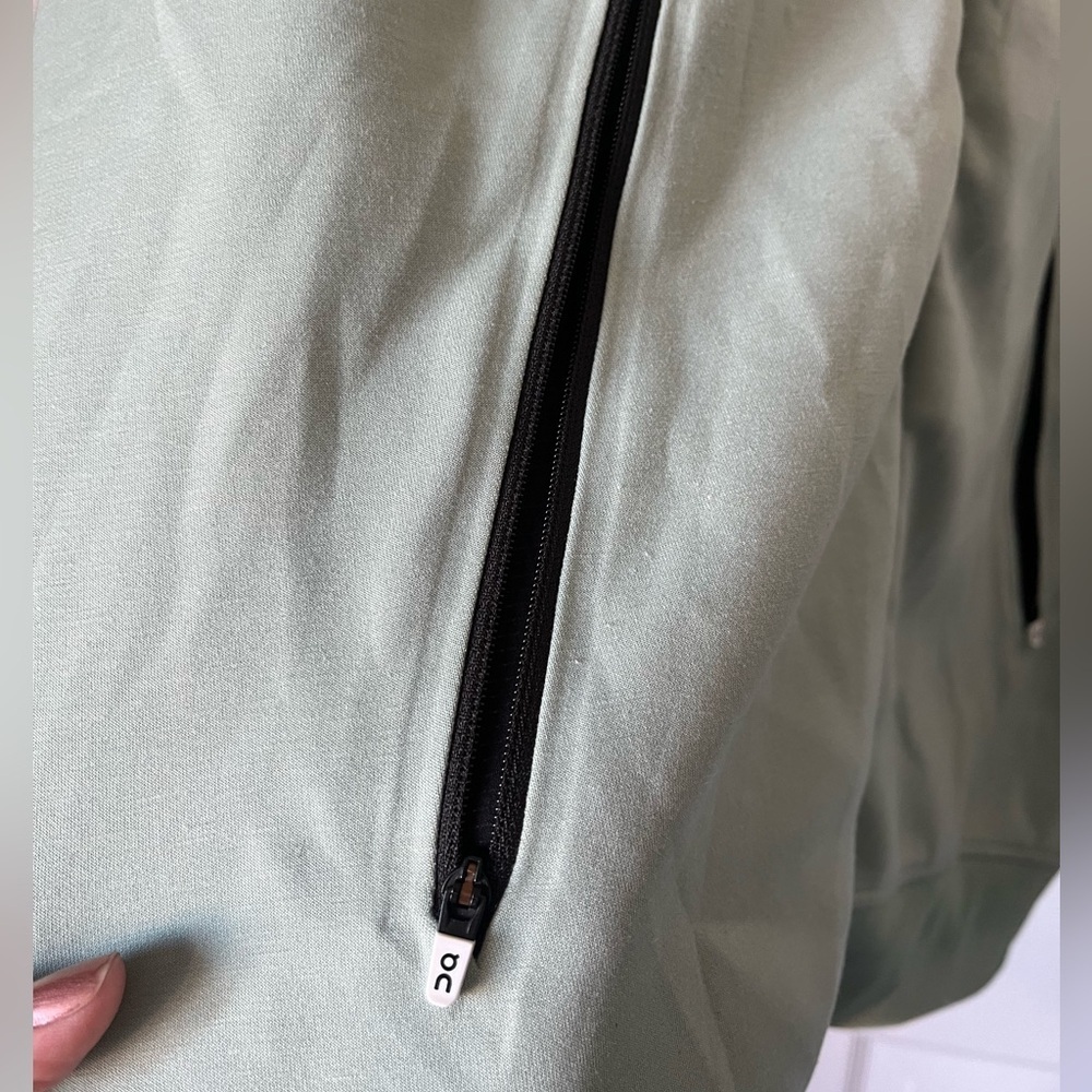 Men’s ON Zipped Hoodie | Size Large - Picture 4 of 13